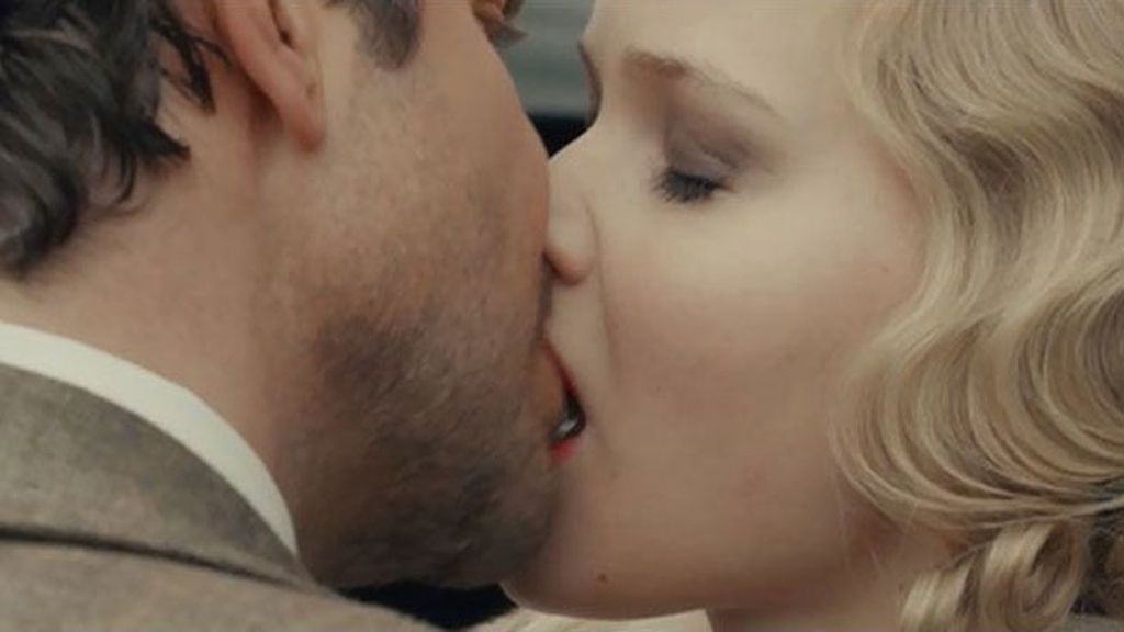 Adelanto exclusivo: el pasional beso de Jennifer Lawrence y Cooper en 'Serena'