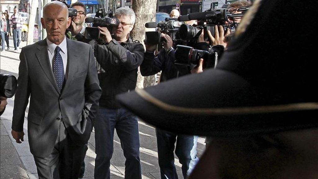 El expolicía José Amedo, a su llegada a la Audiencia Nacional para testificar en el juicio que se sigue contra el ex jefe superior de Policía de Bilbao Miguel Planchuelo por el último caso pendiente de los GAL: el de los atentados cometidos en 1986 en los bares "Batzoki" y "Consolation" en Bayona (Francia), en los que resultaron heridas seis personas. EFE