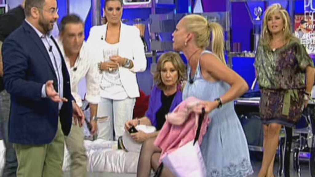 J. J. se calza los tacones de la Esteban