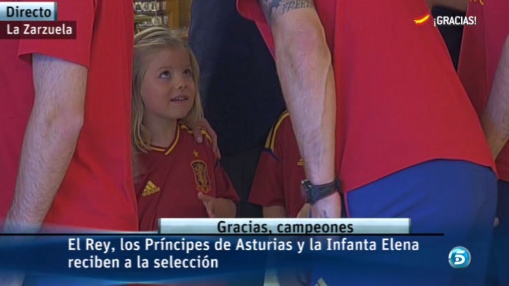 Las hijas de los Príncipes de Asturias disfrutan con La Roja