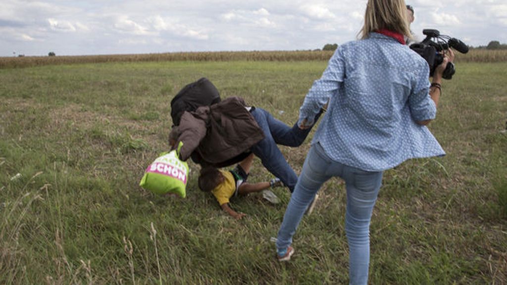 ¿Poco castigo para la periodista húngara que agredió a varios refugiados?