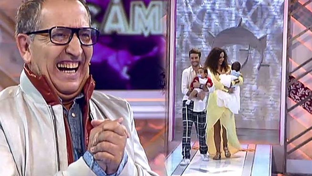 Cristina y Pelayo traen en brazos a los mellizos de Julián