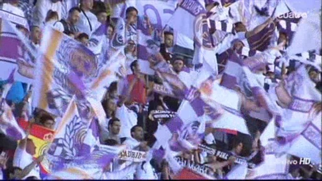 La afición del Real Madrid disfrutó de la goleada de su equipo ante el Granada