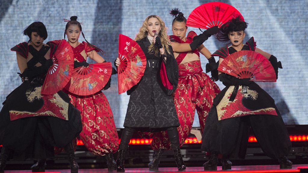 Una Madonna contenida conquista Barcelona