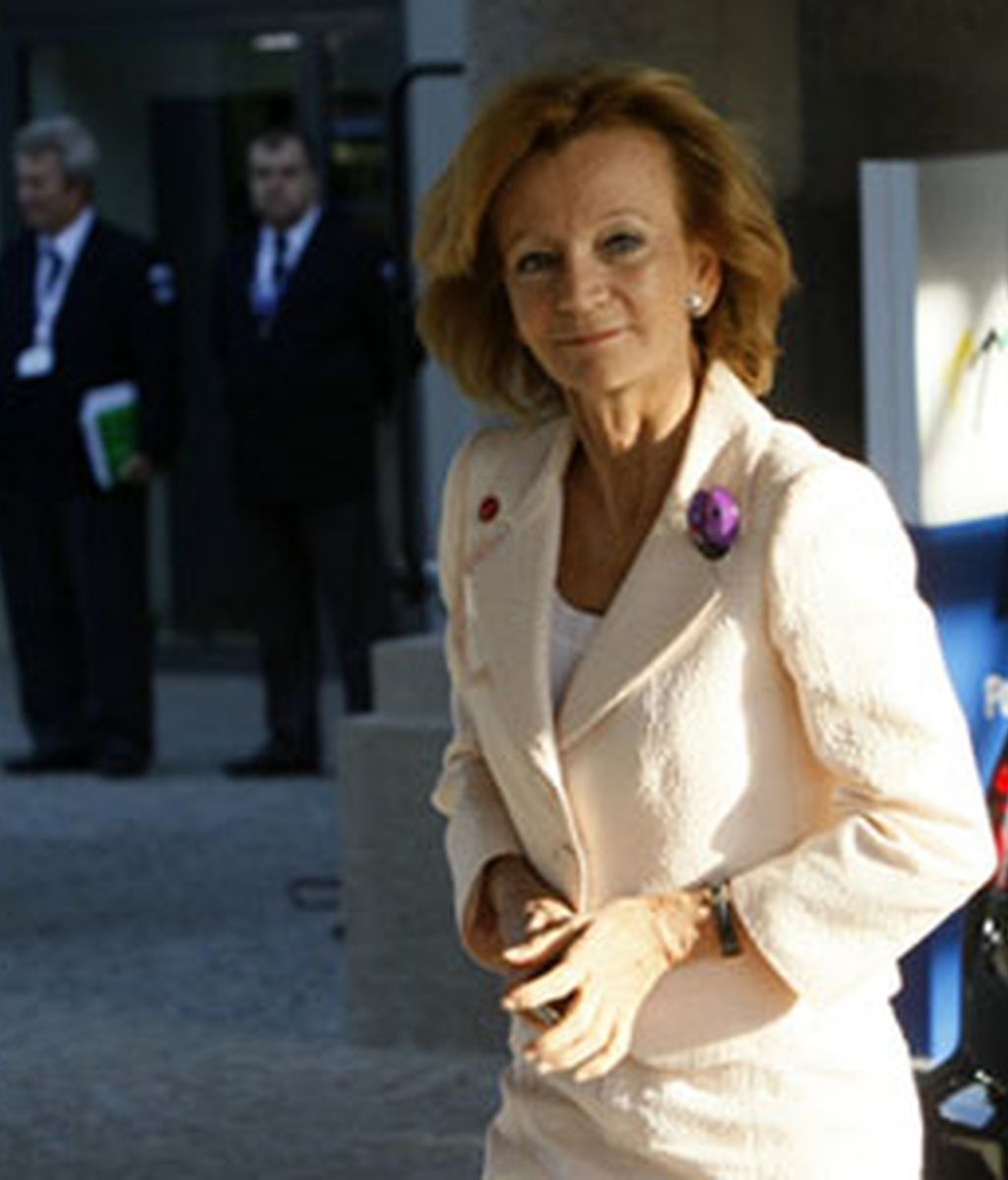 Salgado reclama a la UE una "respuesta decidida" a la crisis de deuda