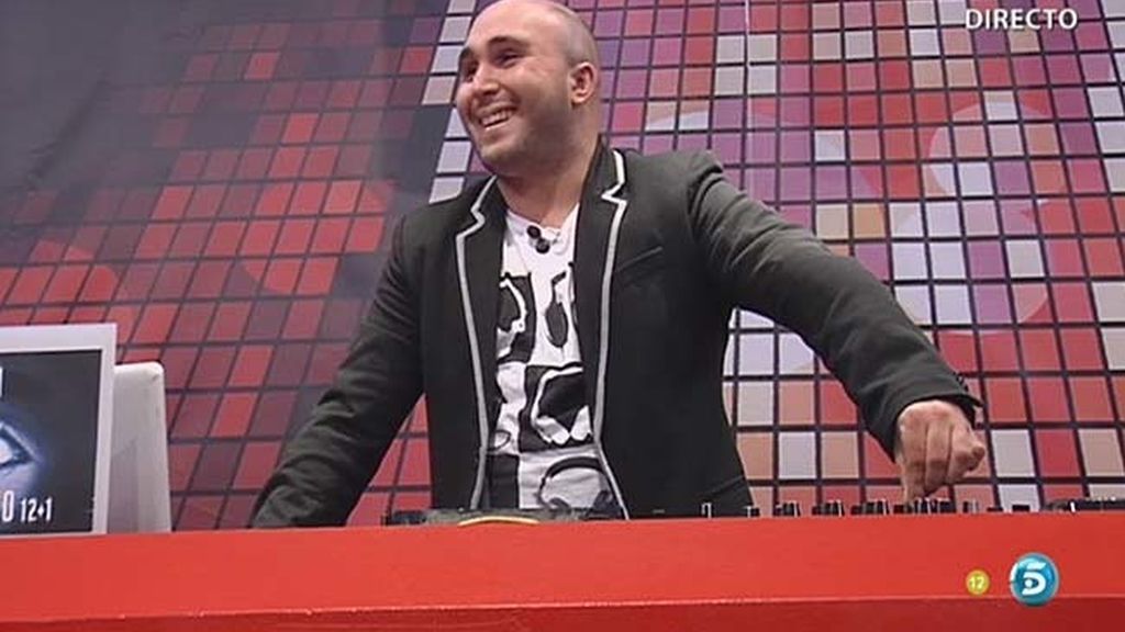 El hijo de Isabel Pantoja ha pinchado un tema inédito para los concursantes