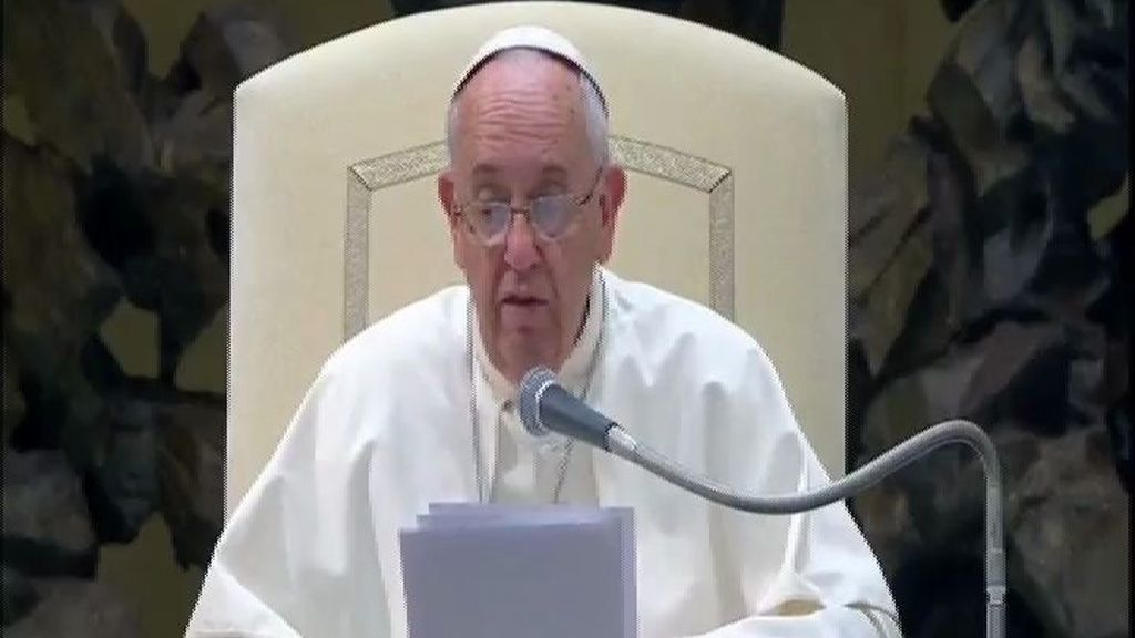 El Papa afirma que los divorciados que se vuelven a casar "no están excomulgados"