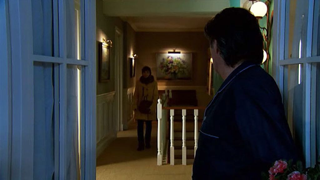 Natalia mete en su vida a Lolo, pero él no sabe que es su hermano...