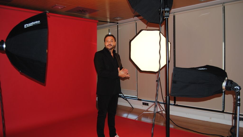 Roberto Vilar en la sesión de fotos