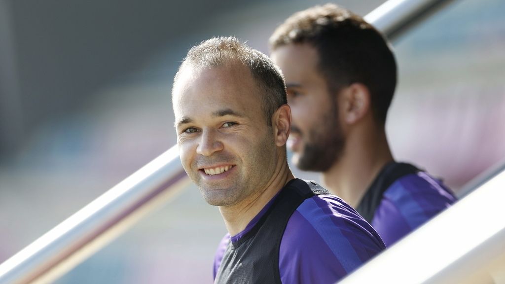 Caras alegres en el entrenamiento del FC Barcelona