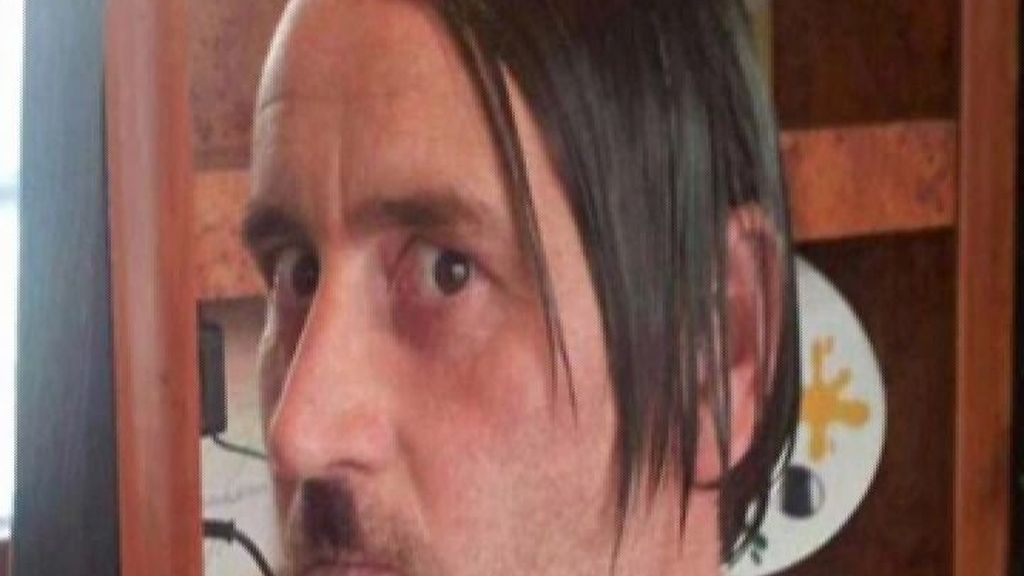 Dimite el líder de Pegida por retratarse como Hitler