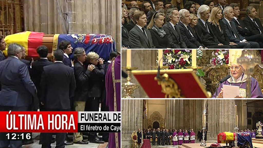 Familiares y amigos dan el último adiós a la duquesa de Alba en la catedral de Sevilla