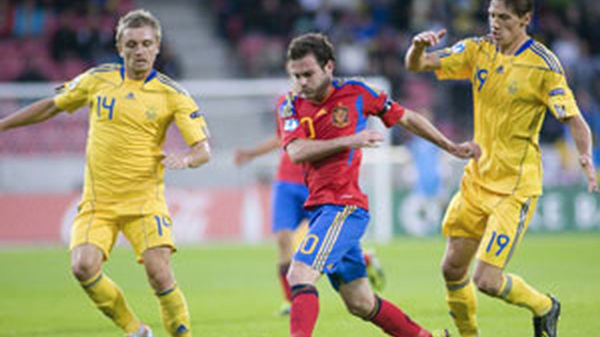 Juan Mata durante el partido con Ucrania. Foto: EFE