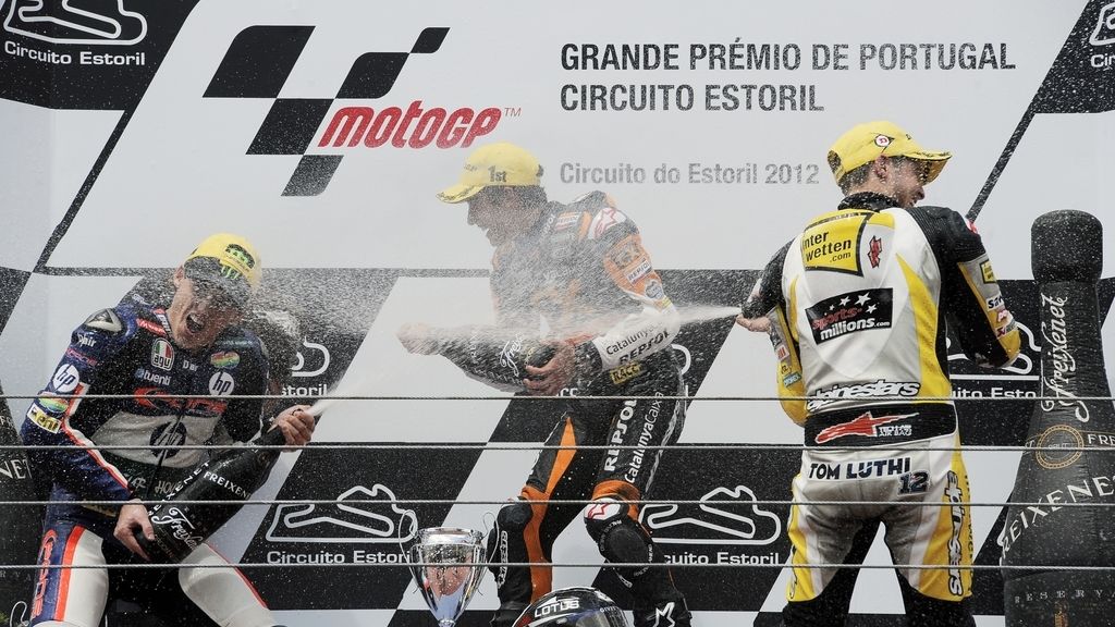 Ducha de champán en el podio de Moto2