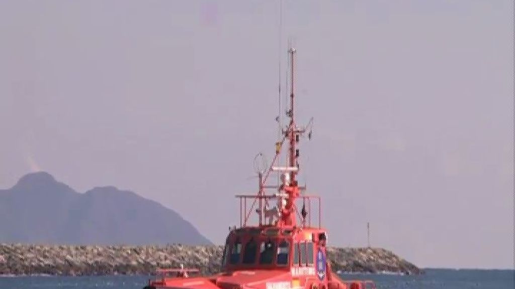 Salvamento marítimo busca a los inmigrantes desaparecidos en la costa de Almería