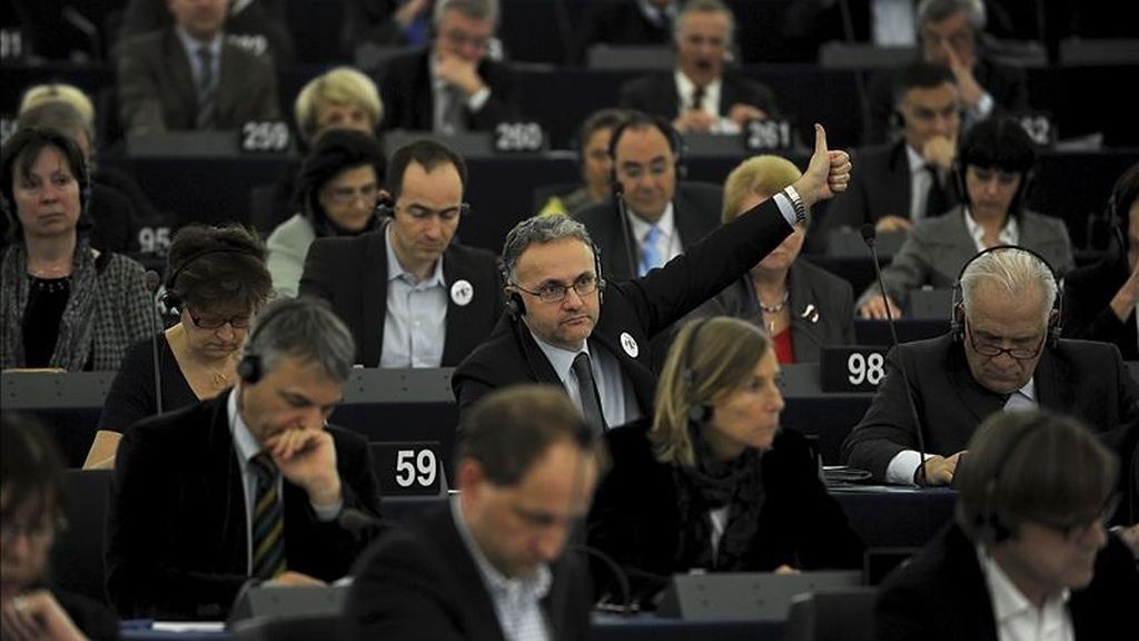 Eurodiputados votan una resolución en el Parlamento Europeo en Estrasburgo (Francia). EFE/Archivo