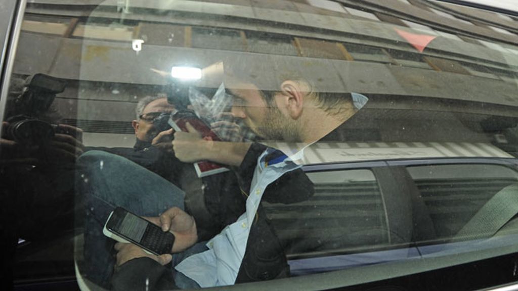 Primeras visitas a la casa de la actriz y tanatorio