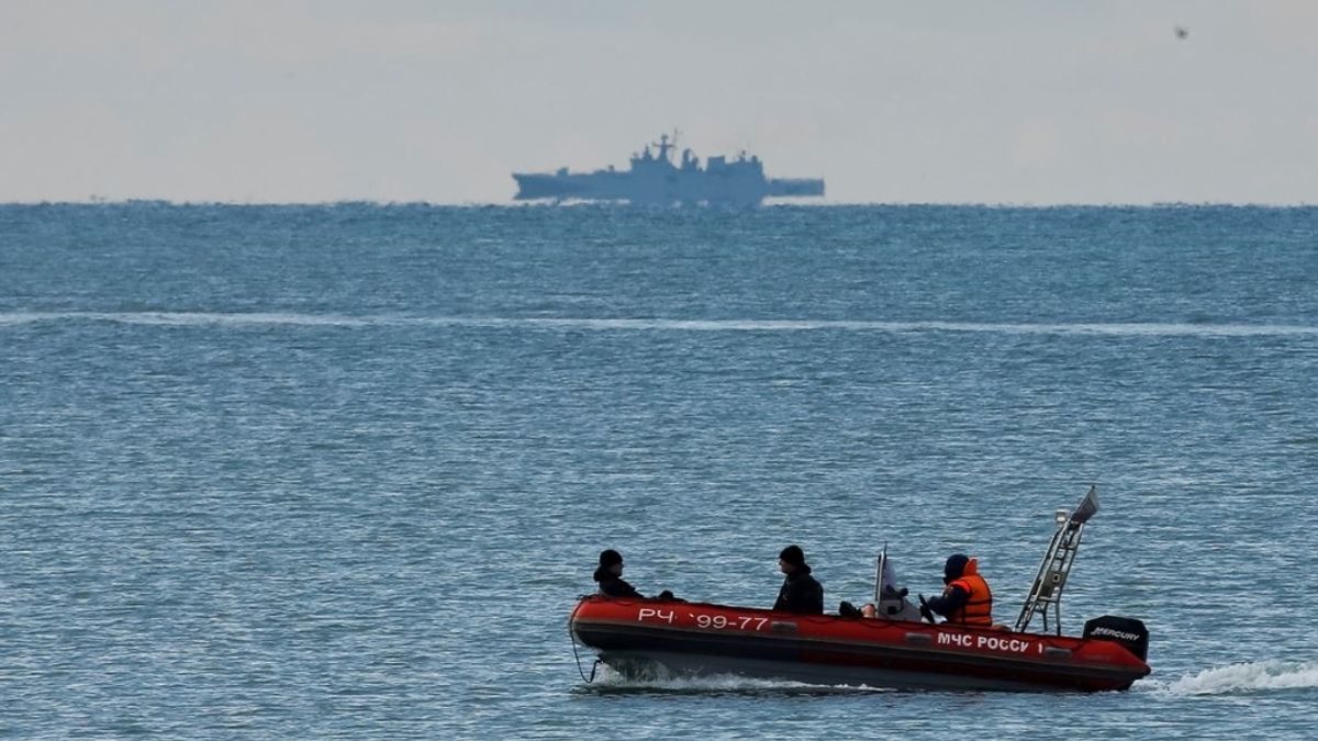 Los buzos encuentran grandes fragmentos del avión siniestrado en el mar Negro