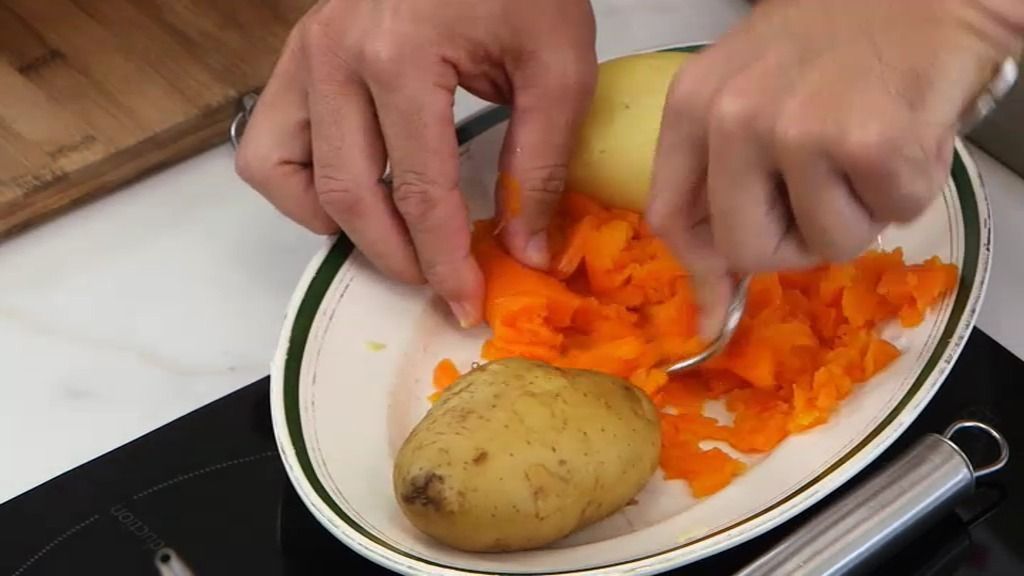 El truco del almendruco para cocer patatas en el microondas