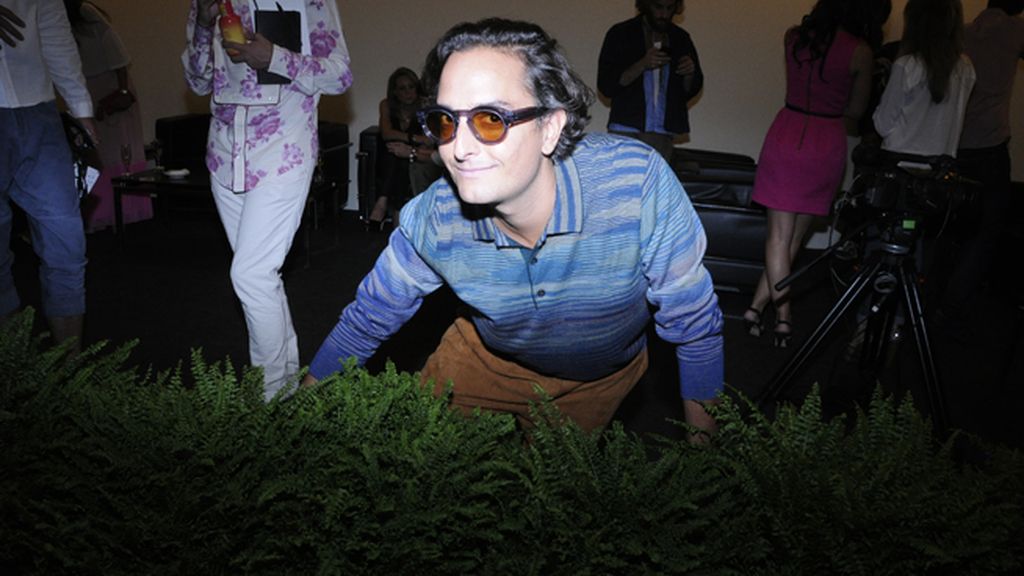 Josie, con polo de Missoni, es el auténtico protagonista en el stand de Mercedes Benz