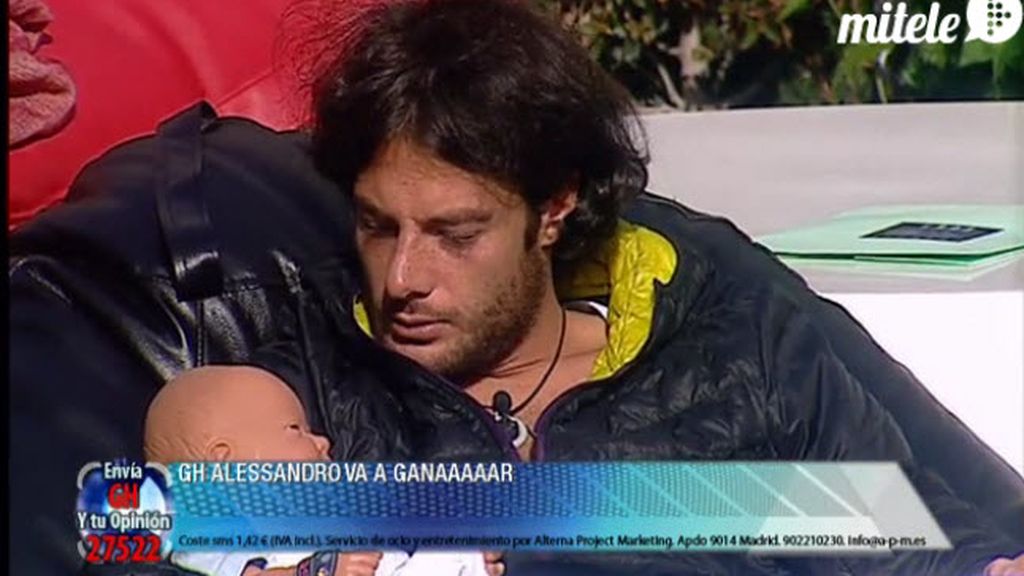 El bebé ha despertado a los concursantes muy temprano