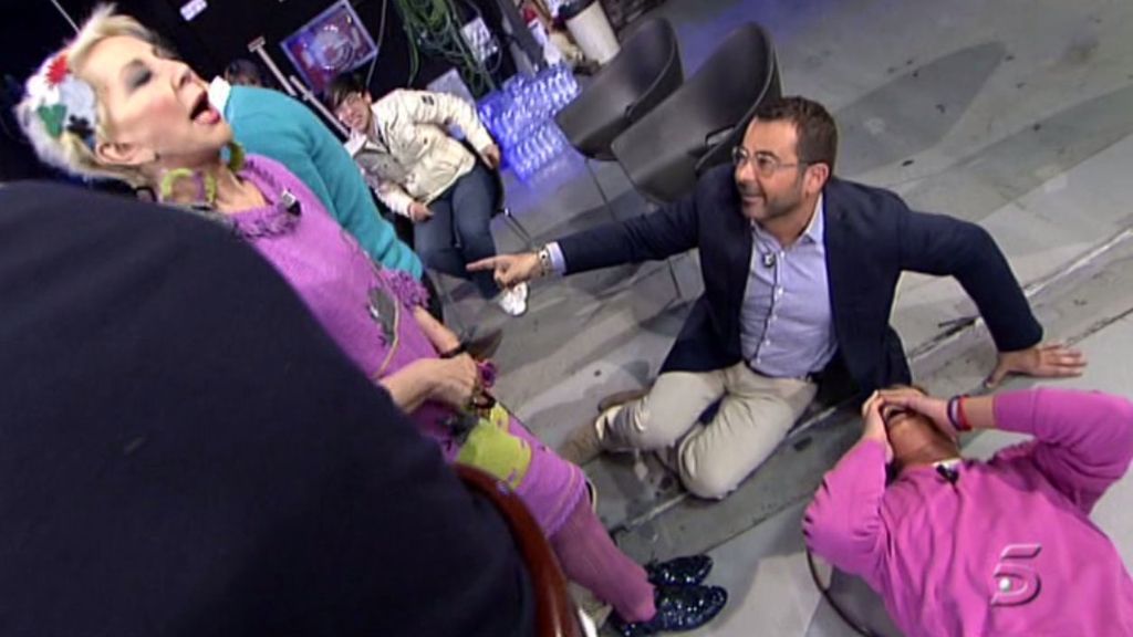 La periodista se niega a enseñar sus encantos