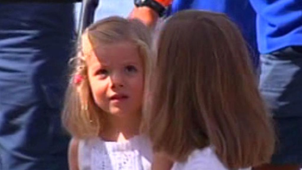 Letizia llega a mallorca con sus hijas