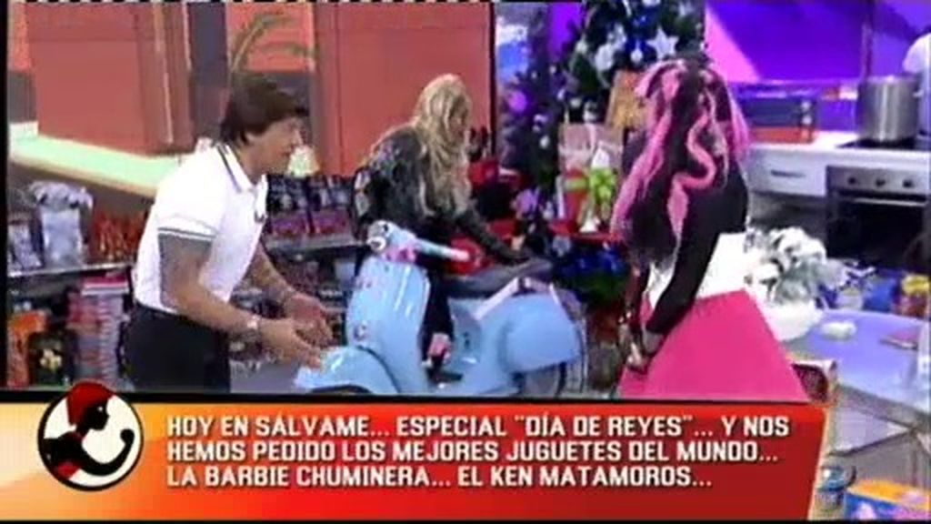 Los colaboradores de 'Sálvame' se disfrazan de juguetes en Reyes