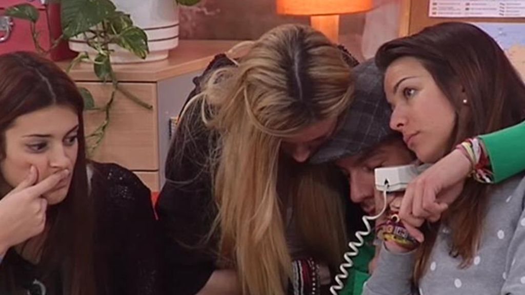 Tienen que recomponer fotografías, descifrar extrañas llamadas…