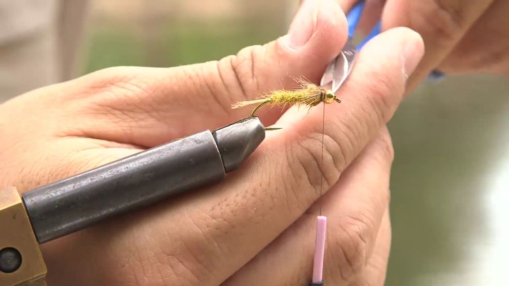 Descubre con qué se hace un anzuelo para la pesca mosca ¡Ni te lo imaginas!
