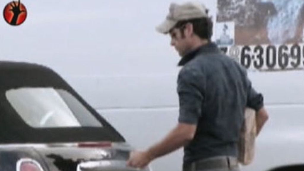 Nacho Polo se pasea en descapotable por Miami