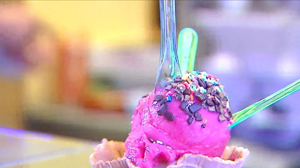 El calor del verano dispara el consumo de hielo y helado