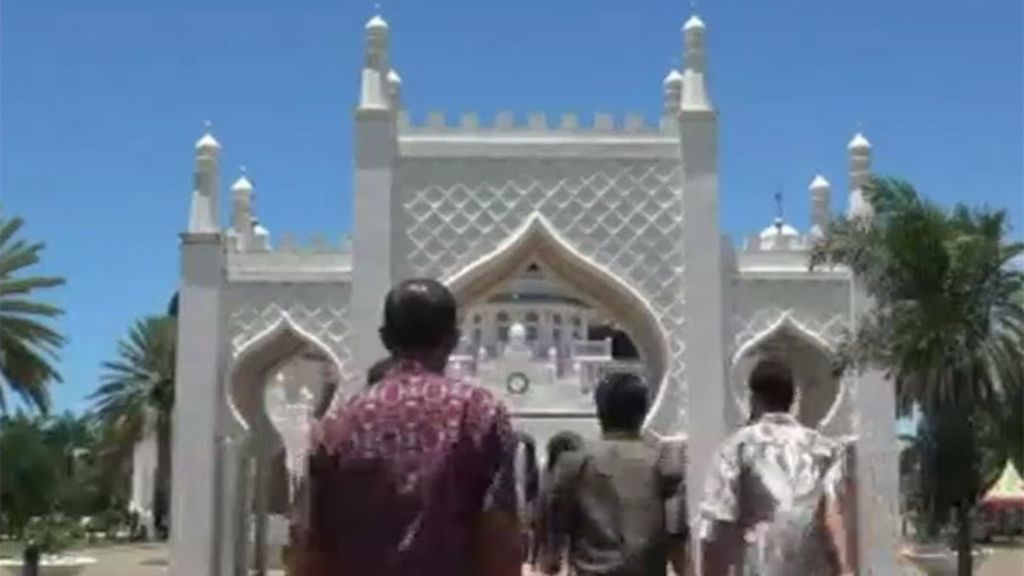 La región indonesia de Aceh castiga la homosexualidad con 100 latigazos