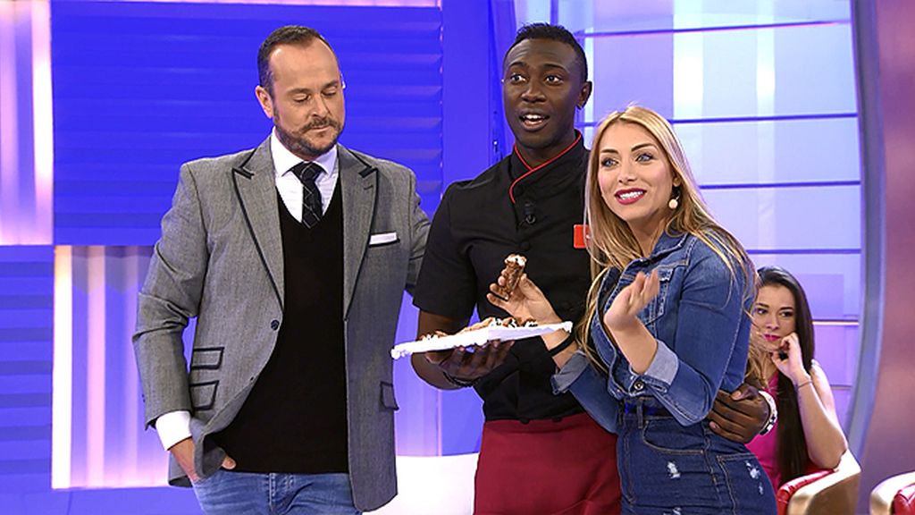 Juanma prepara cannolis para Elisa