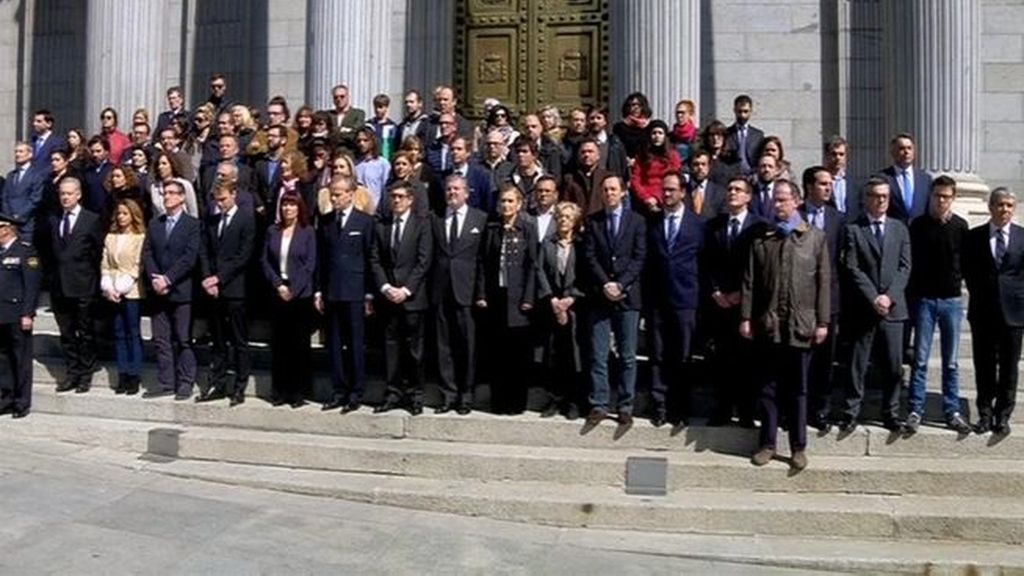 Minuto de silencio en el Congreso por las víctimas de los atentados en Bruselas