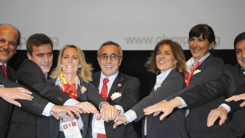 La delegación española celebra el pase a la final de la candidatura de Madrid, junto a Tokio y Estambul. Foto: Ayuntamiento de Madrid. La delegación española celebra el pase a la final de la candidatura de Madrid, junto a Tokio y Estambul. Foto: Ayuntamiento de Madrid.