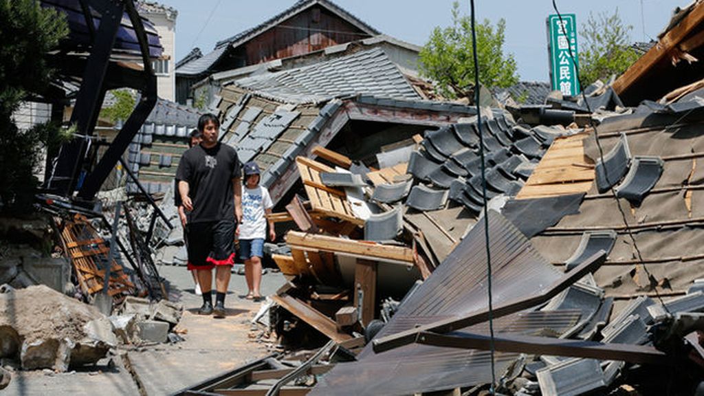 El terremoto en Japón deja 9 muertos y más de 900 heridos