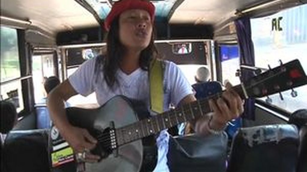 Una segunda oportunidad para los músicos callejeros en Indonesia