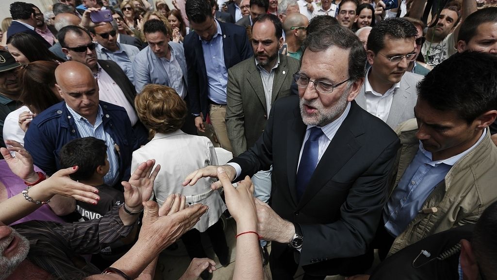 Rajoy, recibido al grito de "corrupto" en Valencia