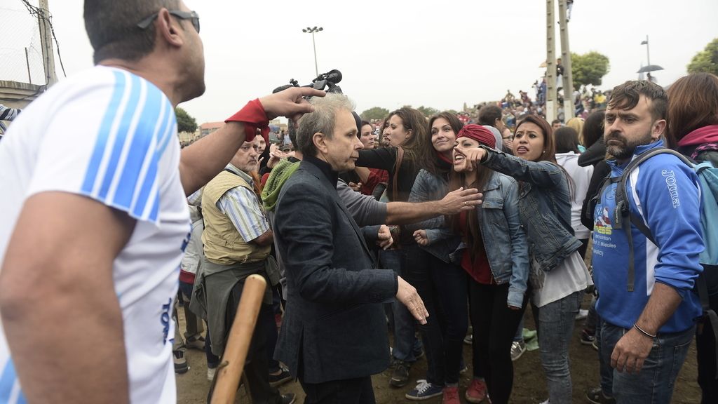 Duros enfrentamientos entre defensores y detractores del toro de la vega de Tordesillas