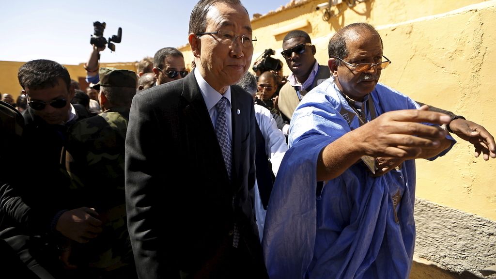 Ban Ki-Moon visita los campamentos de refugiados saharauis en el sur de Argelia