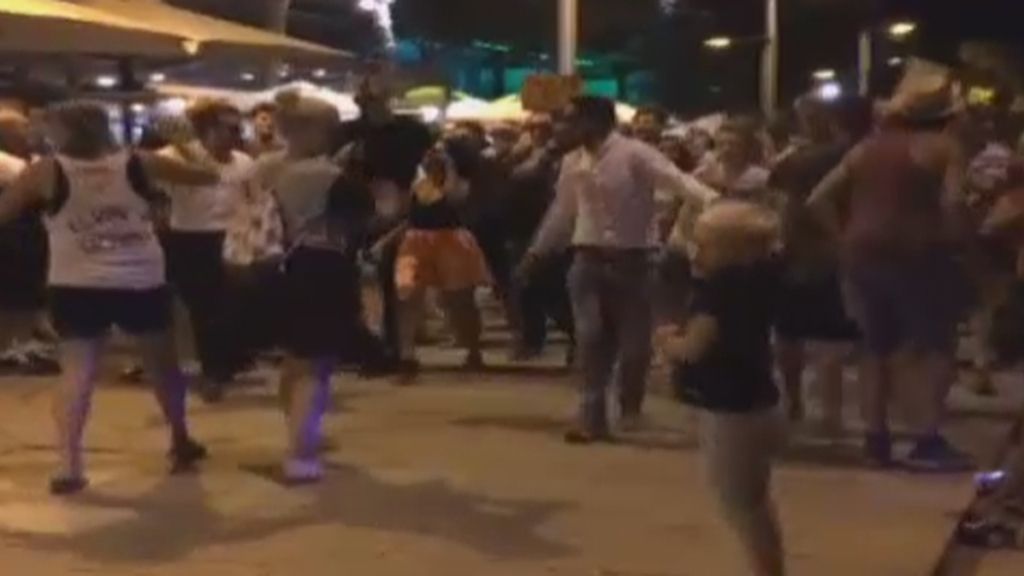 Un ‘flashmob’ se confunde con un ataque y provoca el pánico en Girona