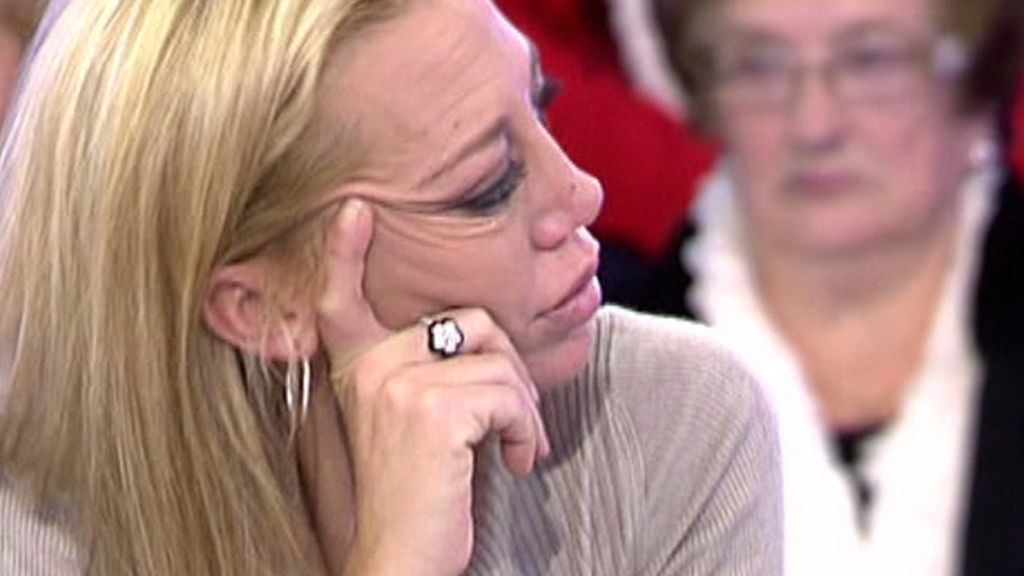 No explicaba el motivo, pero la co - presentadora no podía evitar las lágrimas