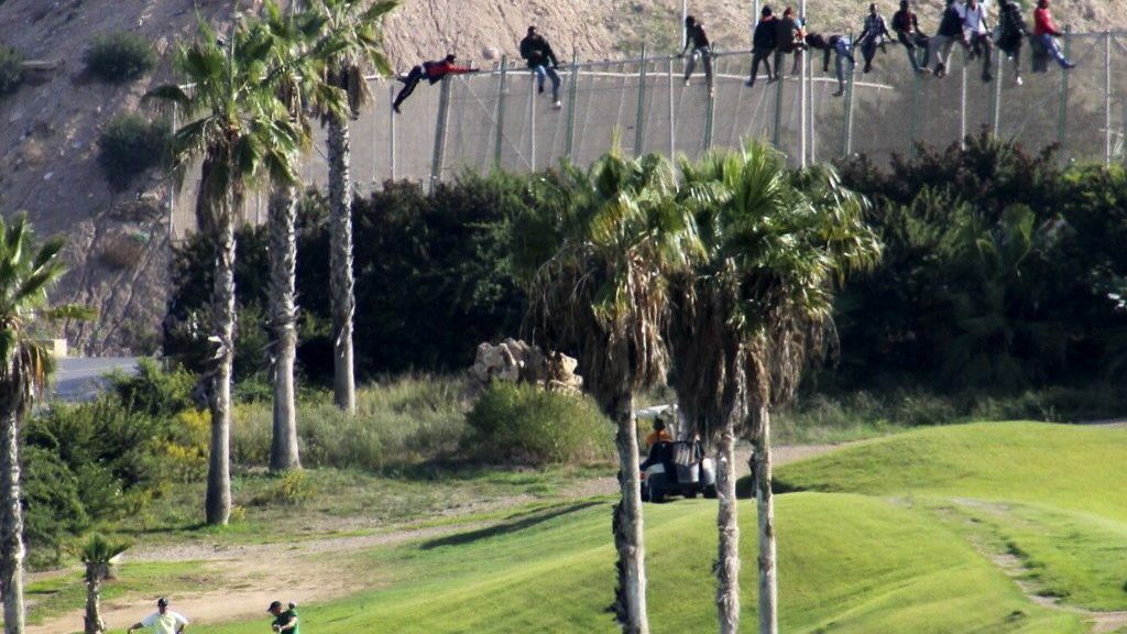 Qué hay detrás de la foto del Campo de Golf de Melilla