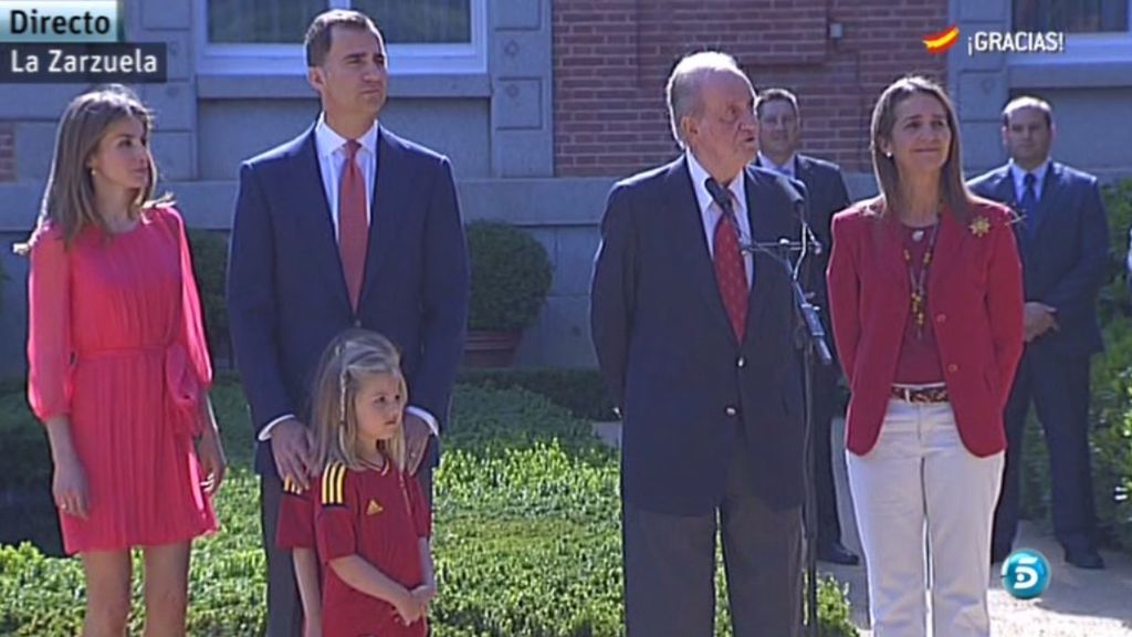 Las hijas de los Príncipes de Asturias disfrutan con La Roja