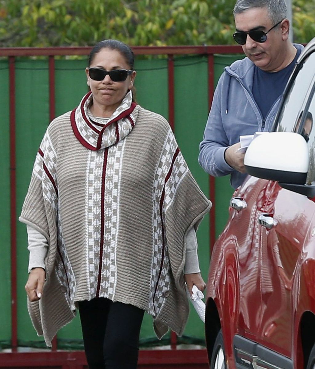 Isabel Pantoja disfruta de su nieto Alberto durante su visita al hospital