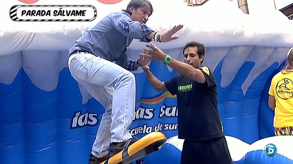 Locos por el surf en la 'Parada Sálvame'