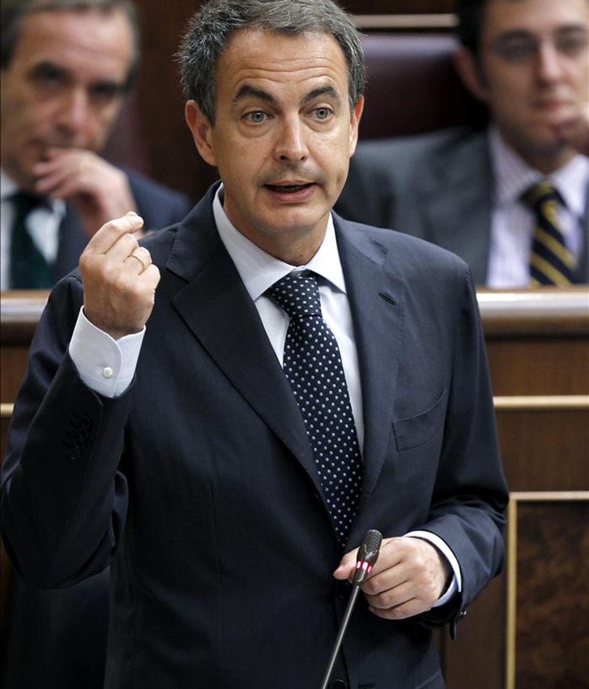 El presidente del Gobierno, José Luis Rodríguez Zapatero, durante la sesión de control al Ejecutivo. Vídeo: ATLAS.