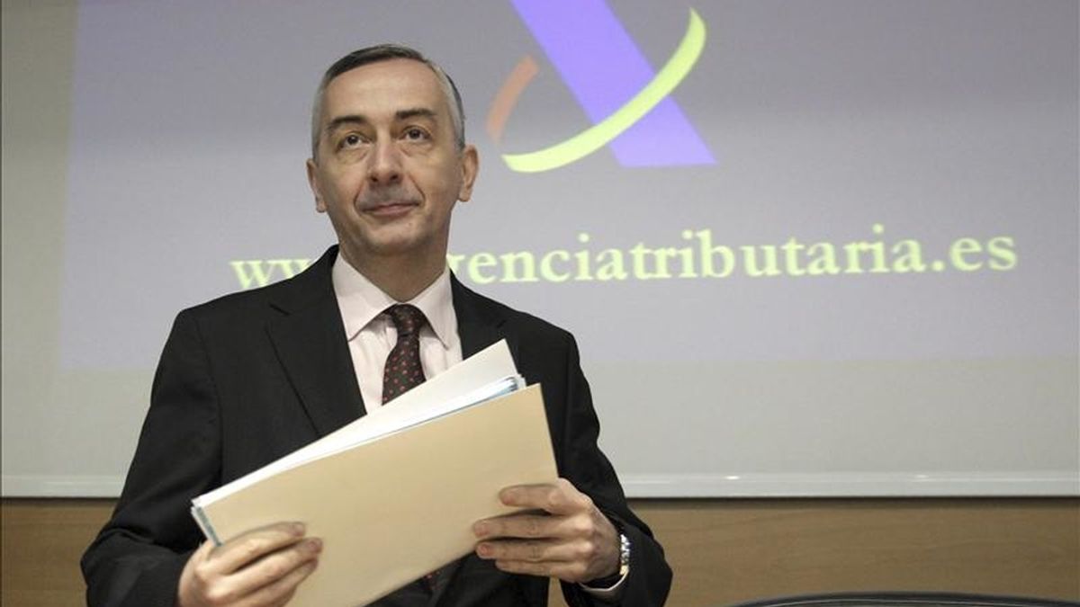 El secretario de Estado de Hacienda, Carlos Ocaña, a su llegada a la presentación hoy en Madrid de la campaña de renta 2010. EFE