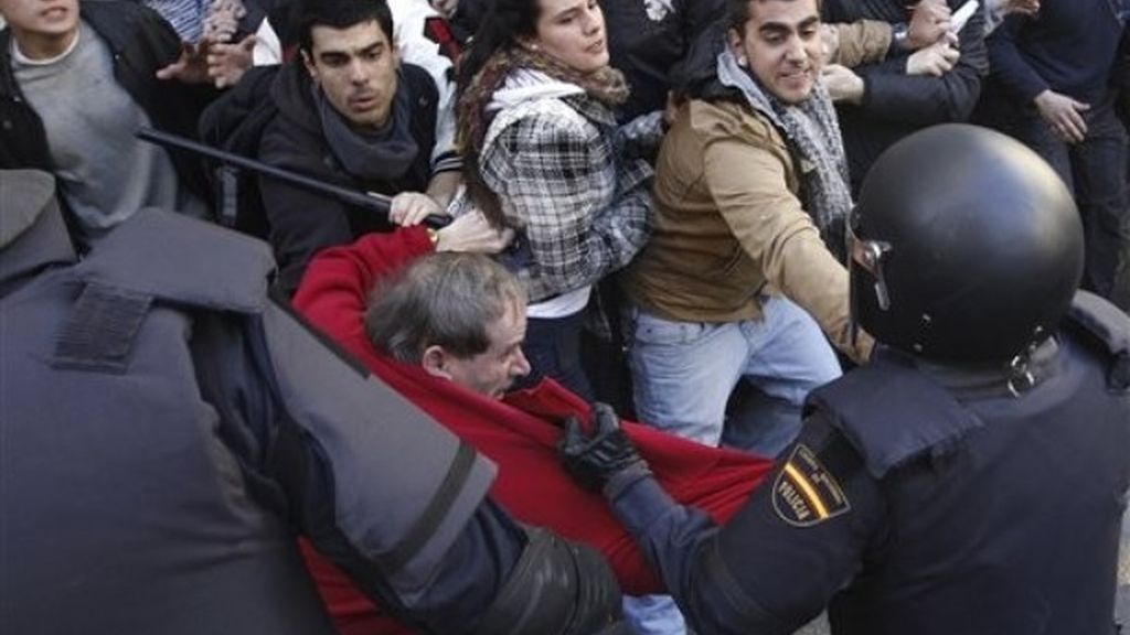 Intervención de la Policía en las calles de Valencia